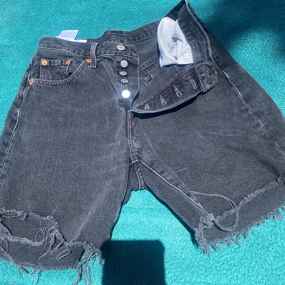 Women’s High Waisted Levi’s Shorts